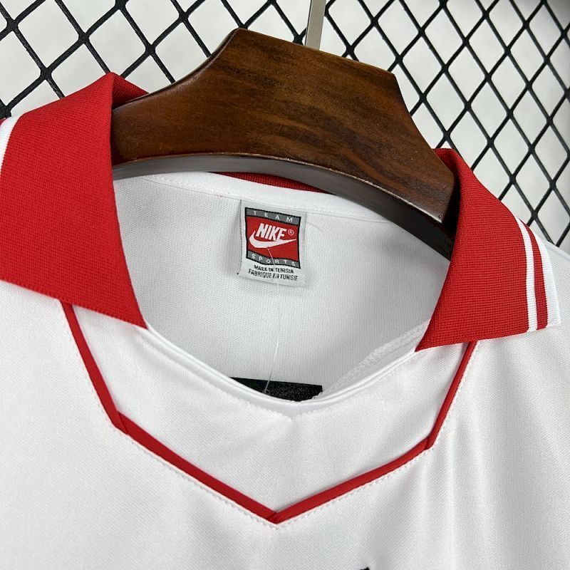 Maillot Poland Vintage Domicile Rétro 25/26