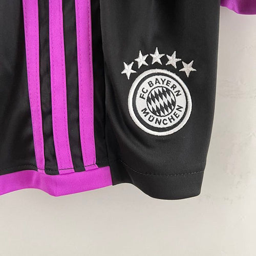 Conjunto Niño Bayern Múnich Visitante 23/24