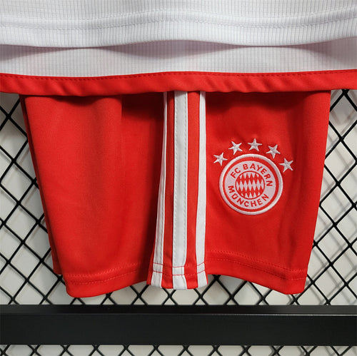 Conjunto Niño Bayern Múnich Local 23/24