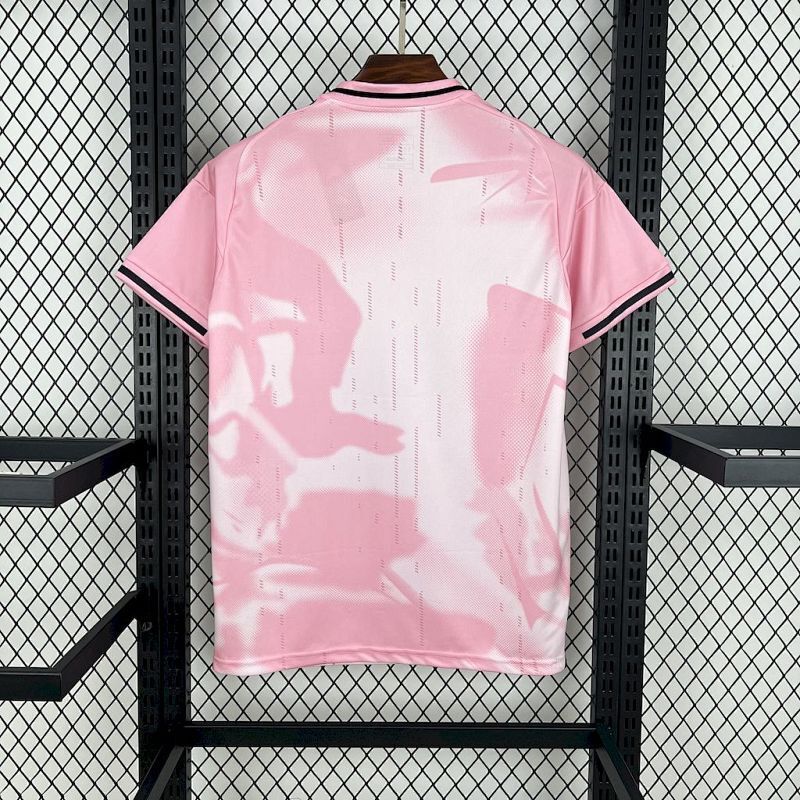 Real Madrid Pink Jersey 24/25 (2)