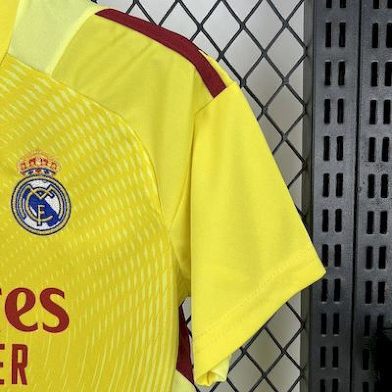 Conjunto Real Madrid Amarillo 25/26