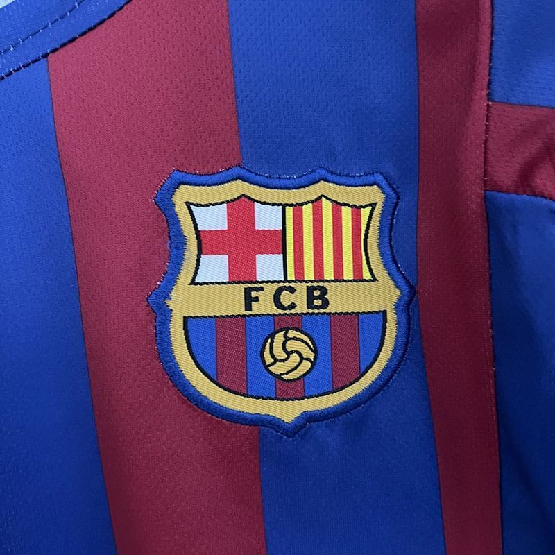 Conjunto Niño FC Barcelona Local 05/06