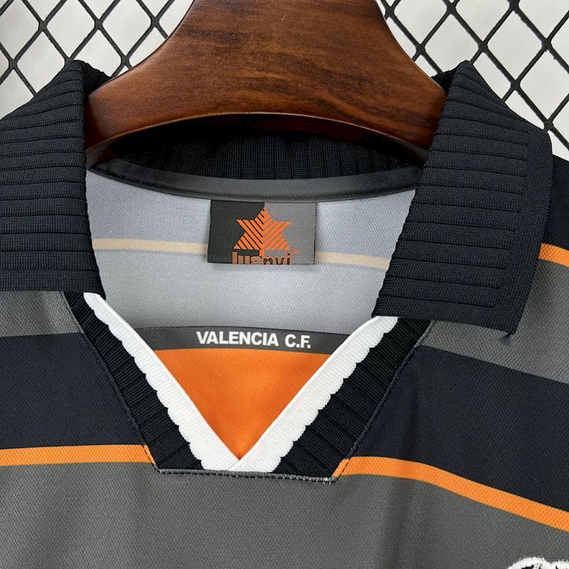 Valence Third Retro Jersey 99/00 (2)