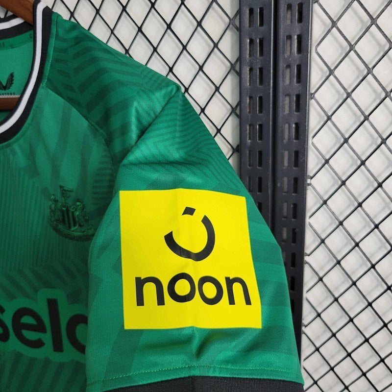 Newcastle Away Jersey 23/24 (2)