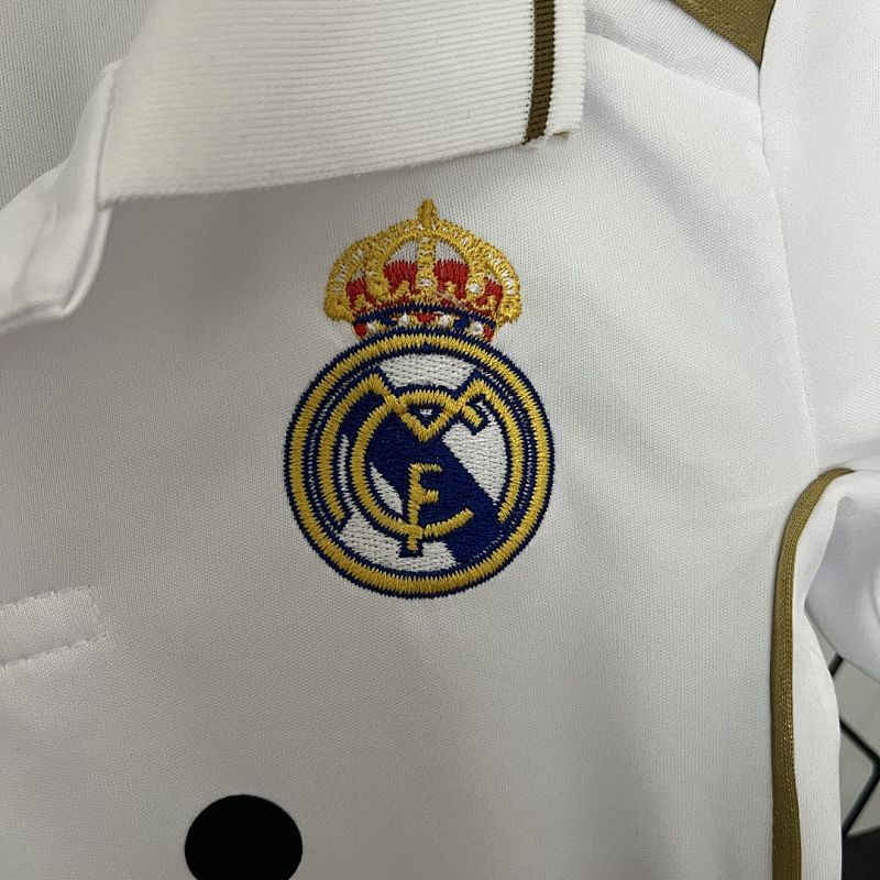 Conjunto Niño Real Madrid Local 11/12