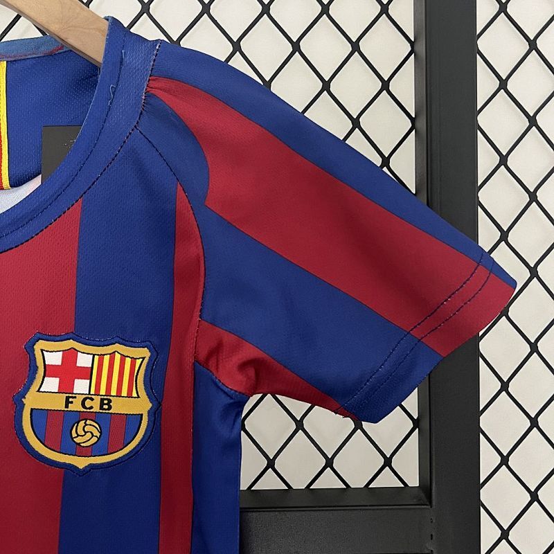 Conjunto Niño FC Barcelona Local 05/06