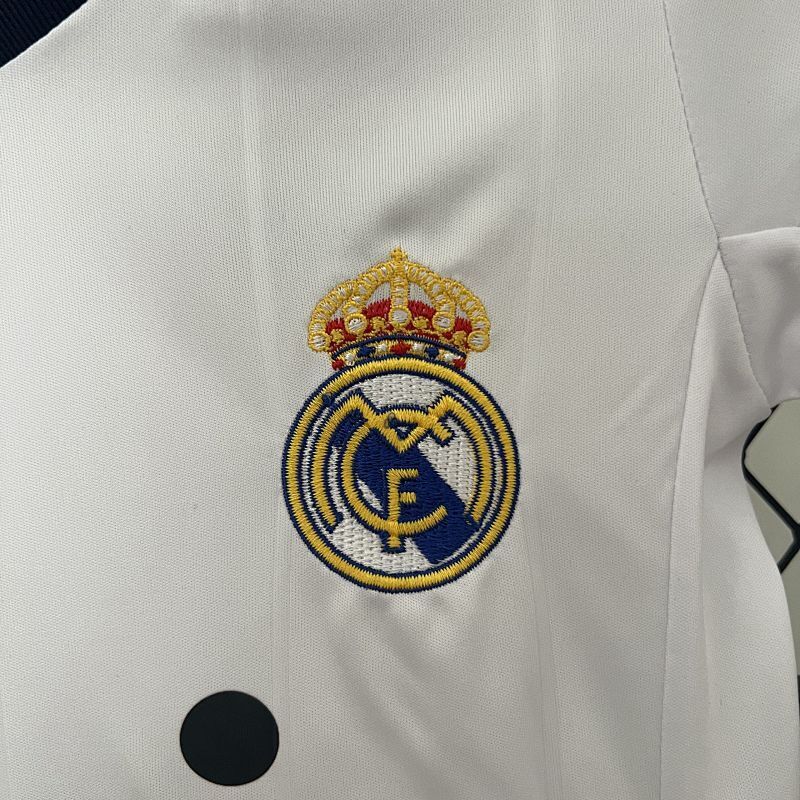Conjunto Niño Real Madrid Local 12/13