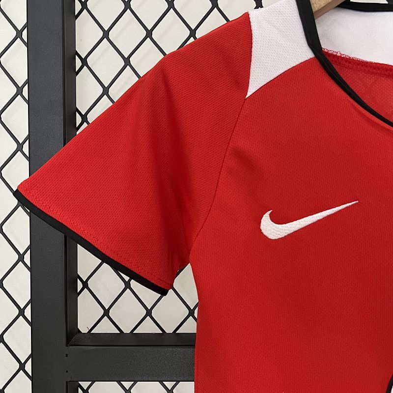 Manchester United Home Kids Kit 05/06