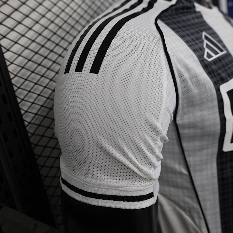 Newcastle Player Version Jersey 25/26