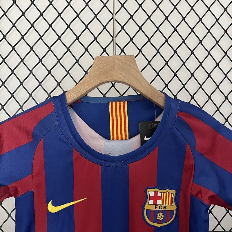Conjunto Niño FC Barcelona Local 05/06