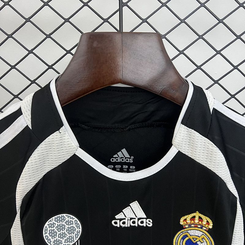 Conjunto Niño Real Madrid Visitante 06/07