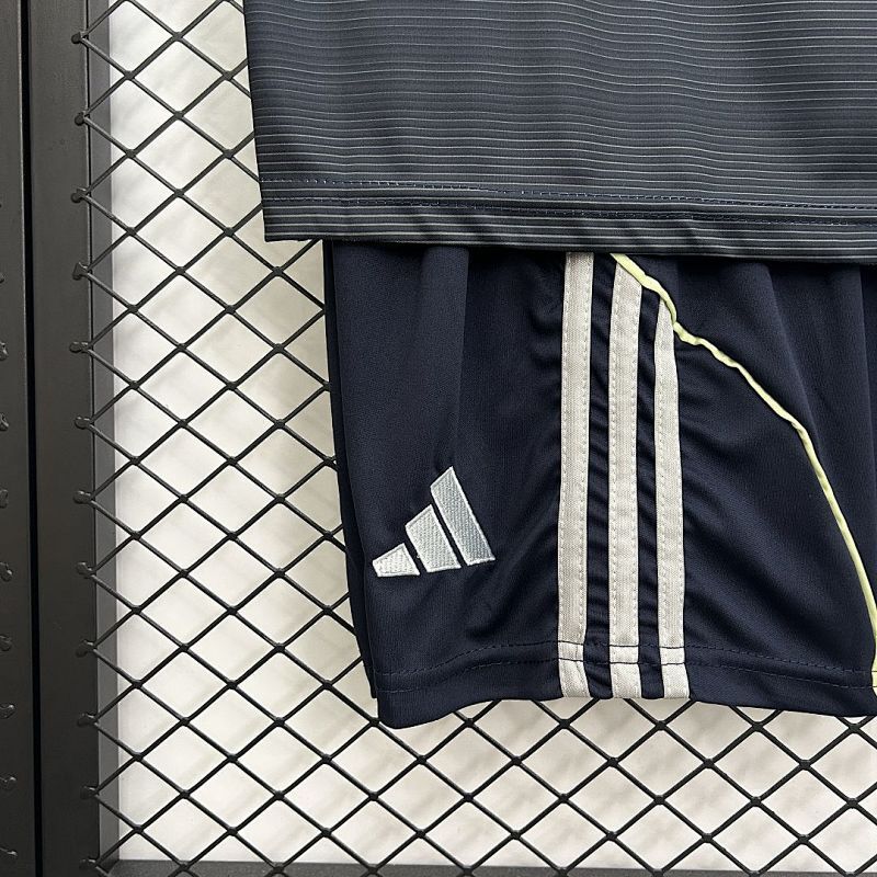 Ensemble Enfant Real Madrid Extérieur 25/26