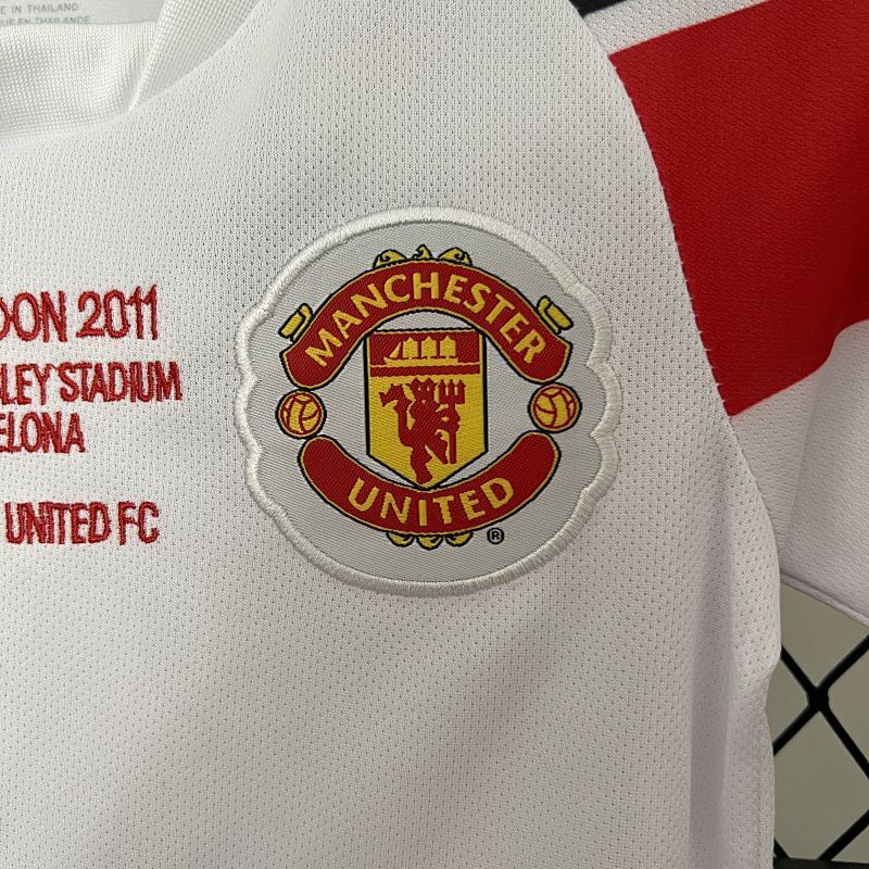 Manchester United Away Kids Kit 10/11