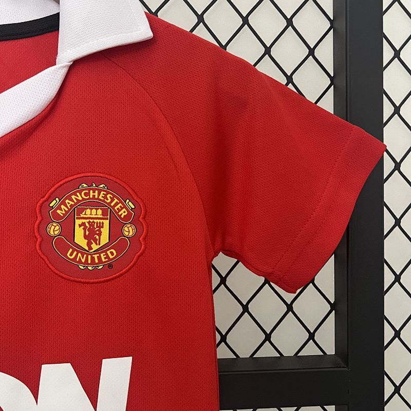 Manchester United Home Kids Kit 10/11