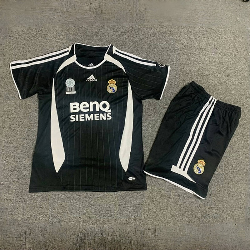 Conjunto Niño Real Madrid Visitante 06/07