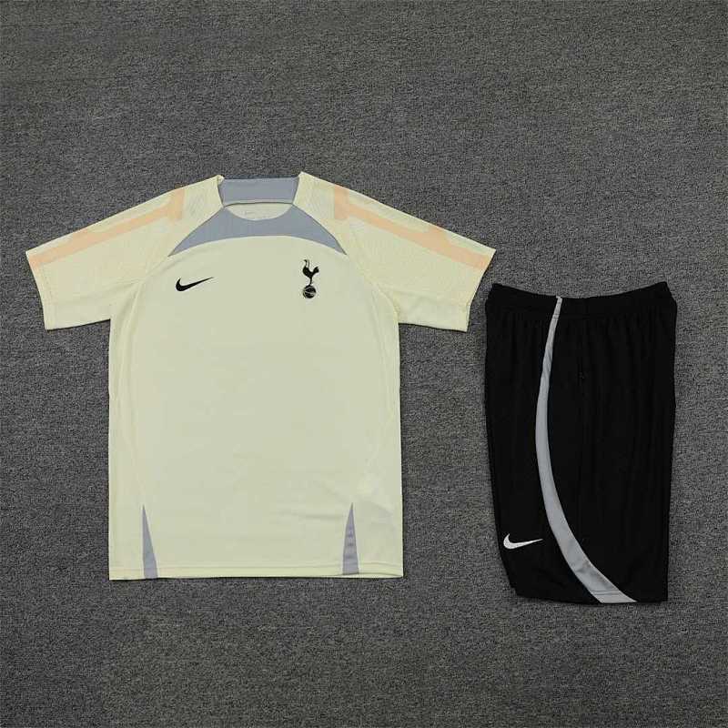 Conjunto Tottenham 22/23