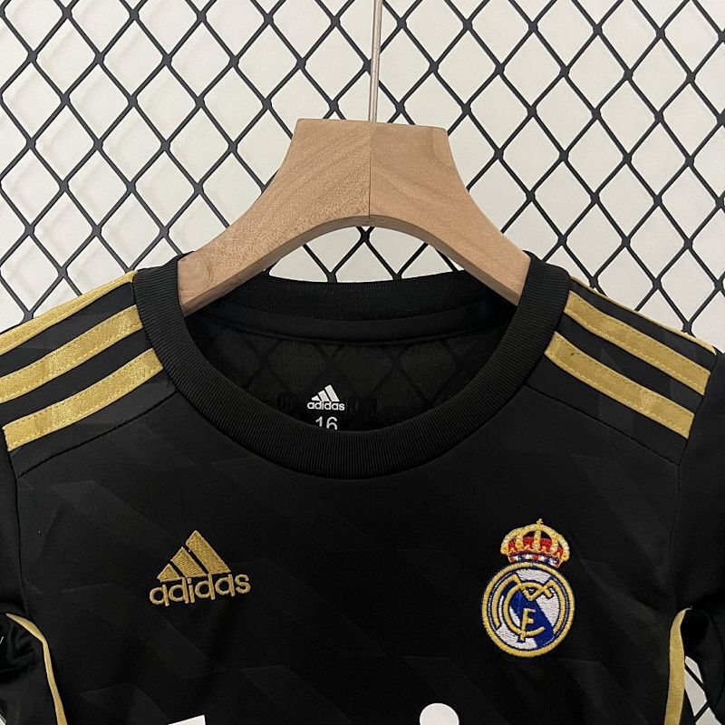 Conjunto Niño Real Madrid Visitante 11/12