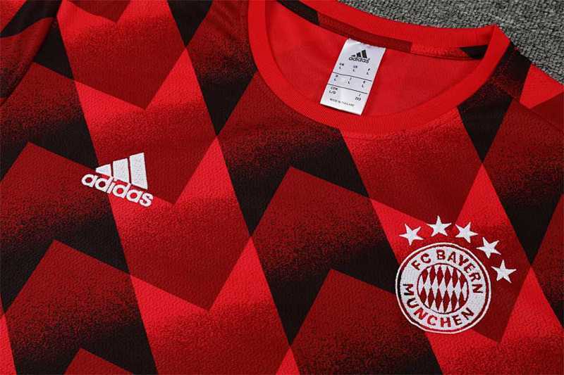 Ensemble Bayern Munich Rouge Prématch 22/23