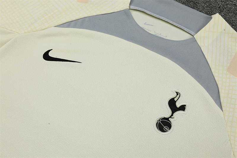 Conjunto Tottenham 22/23
