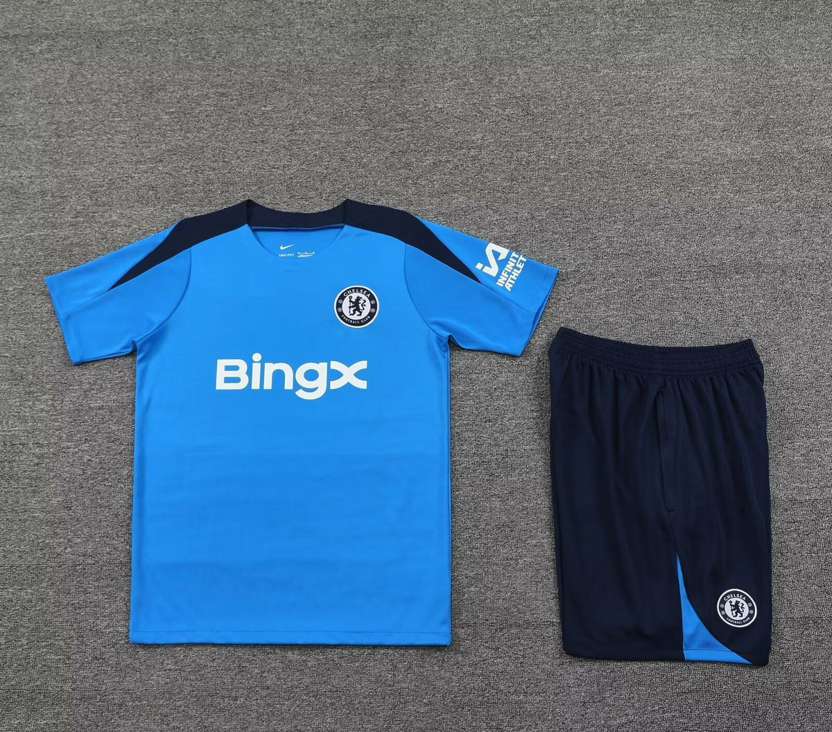 Maillot + short Chelsea Bleu et noir