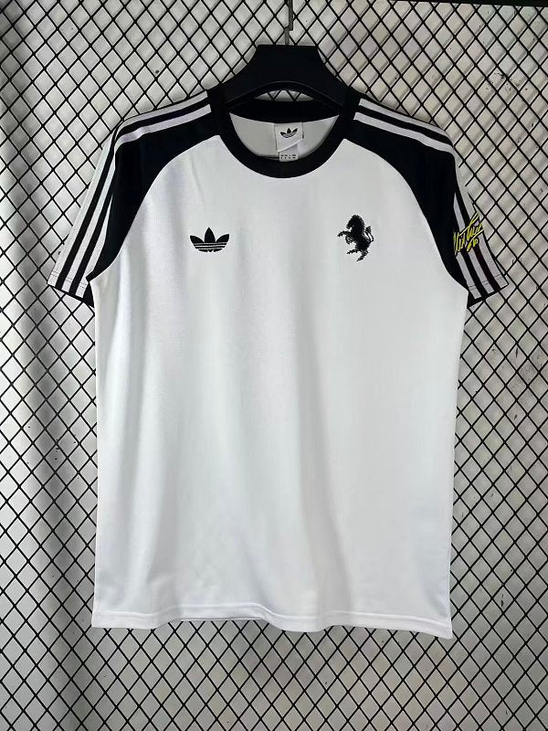 Maillot Juventus Prématch 26/27