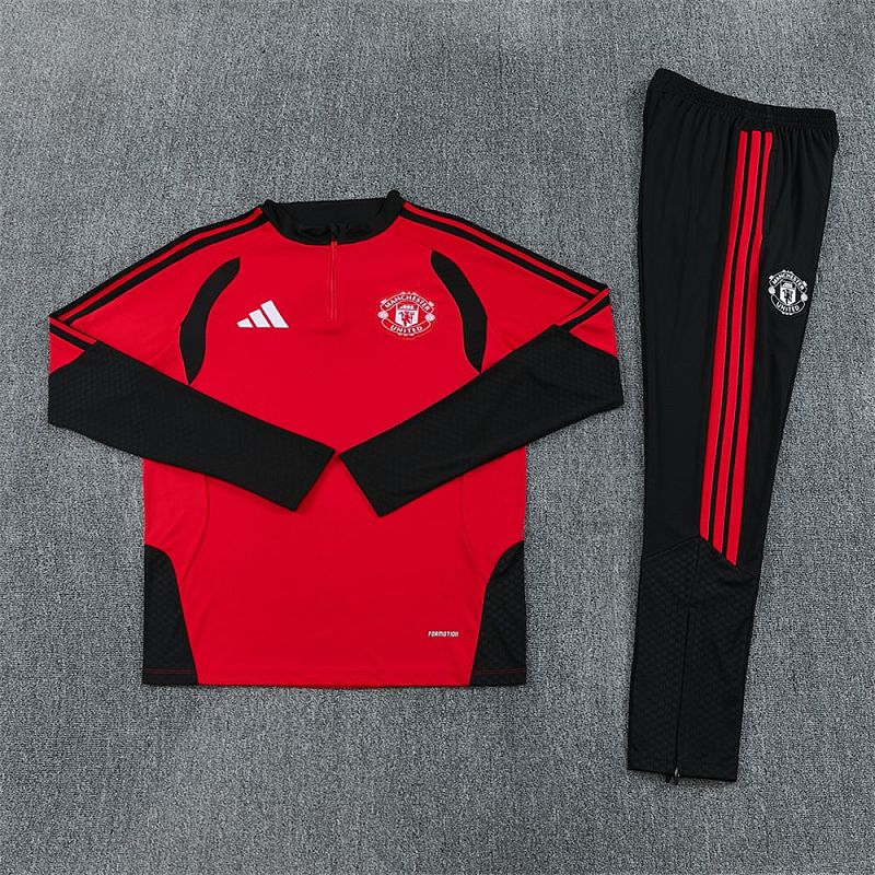 Survêtement Enfant Manchester United Rouge et noir col noir Prématch 26/27