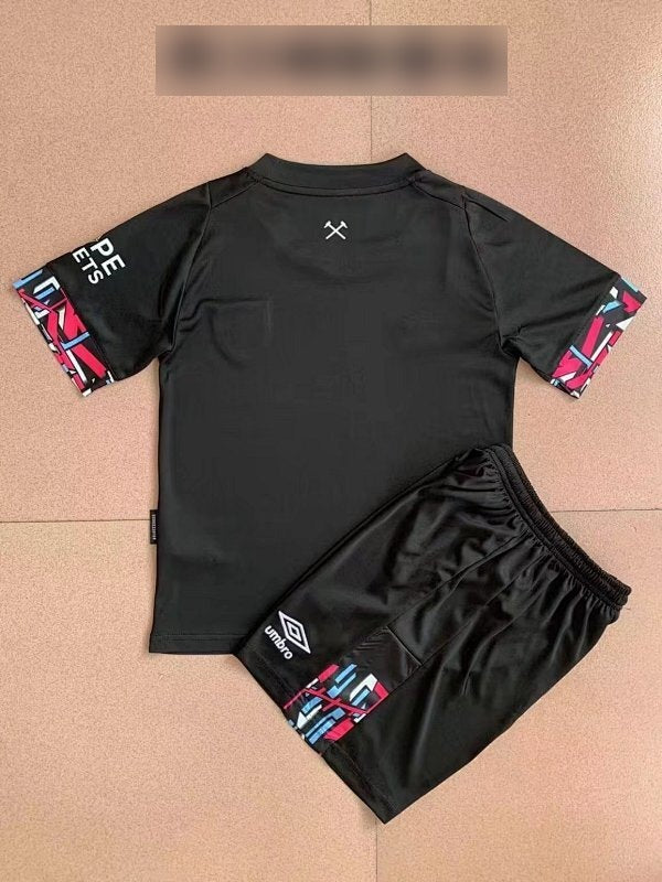 Conjunto Niño West Ham 22/23