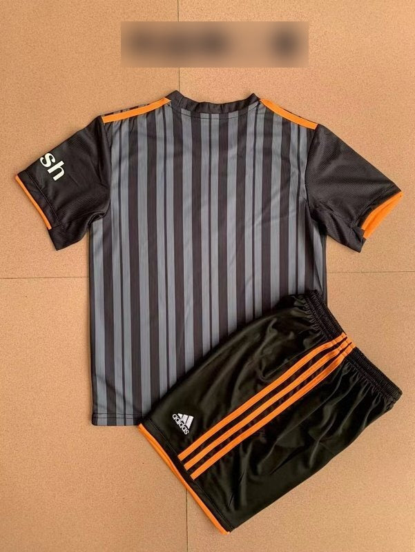 Conjunto Leeds United 22/23